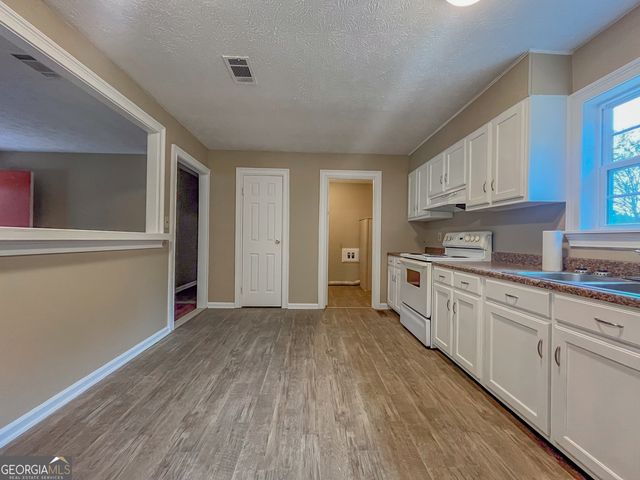 203 Pineview Street, East Dublin, GA 31027