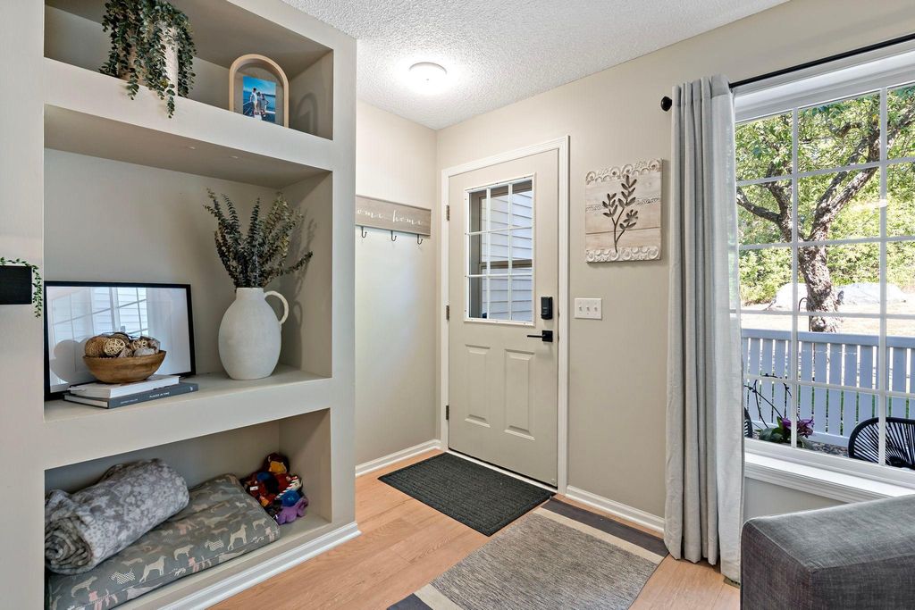8706 Quarry Ridge Lane G, Woodbury, MN 55125 — photo 4