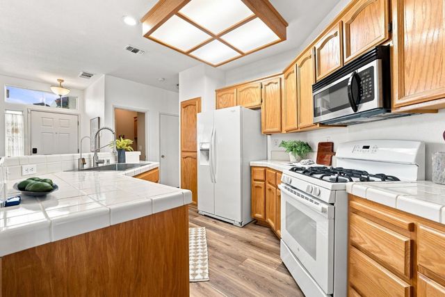 9305 Rose Parade Way, Sacramento, CA 95826