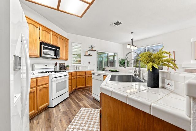 9305 Rose Parade Way, Sacramento, CA 95826