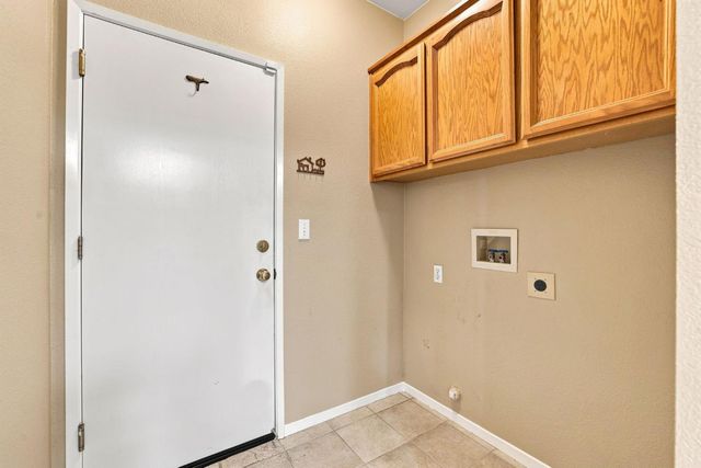 9305 Rose Parade Way, Sacramento, CA 95826