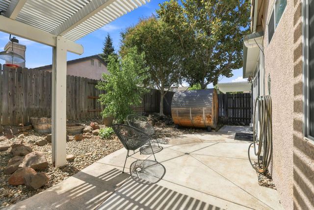 9305 Rose Parade Way, Sacramento, CA 95826