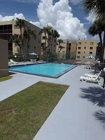 8625 NW 8th St 420, Miami, FL 33126