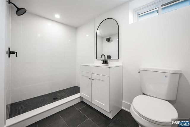 15 Dunkerly Street, Totowa, NJ 07512