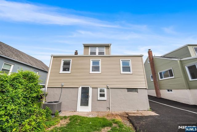 15 Dunkerly Street, Totowa, NJ 07512