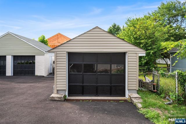 15 Dunkerly Street, Totowa, NJ 07512