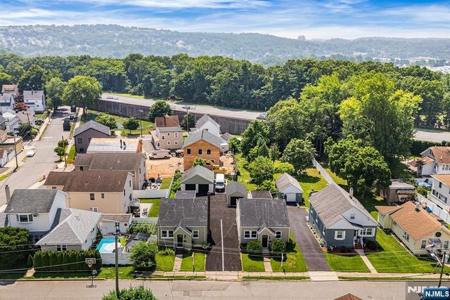 15 Dunkerly Street, Totowa, NJ 07512