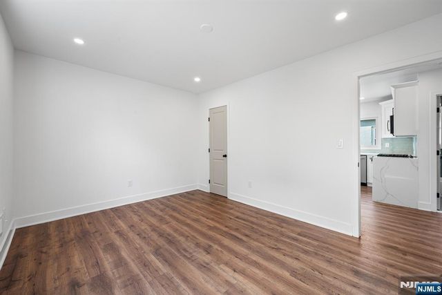 15 Dunkerly Street, Totowa, NJ 07512