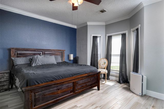 203 Hillside Drive, Kennedale, TX 76060