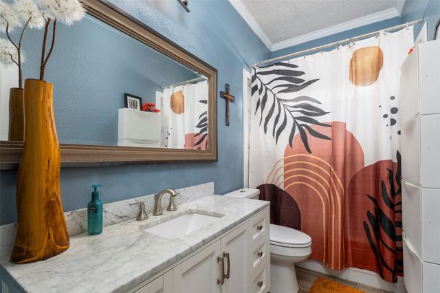 203 Hillside Drive, Kennedale, TX 76060