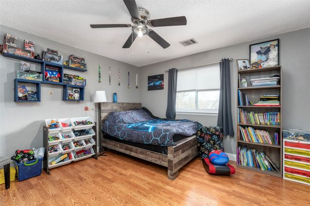 203 Hillside Drive, Kennedale, TX 76060