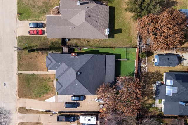203 Hillside Drive, Kennedale, TX 76060