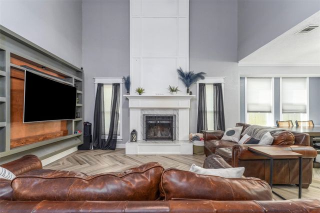 203 Hillside Drive, Kennedale, TX 76060