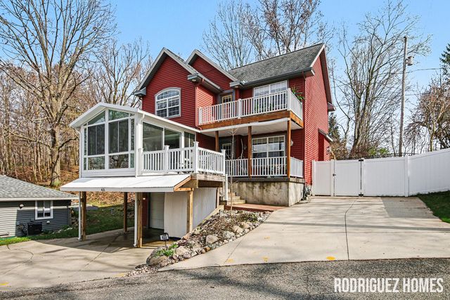 433 Dolphin Street, Caledonia, MI 49316