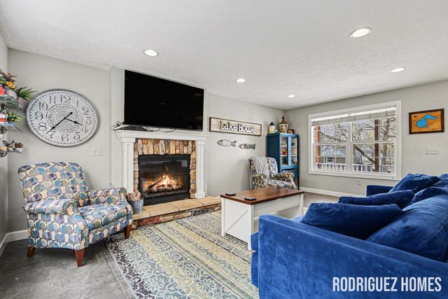 433 Dolphin Street, Caledonia, MI 49316