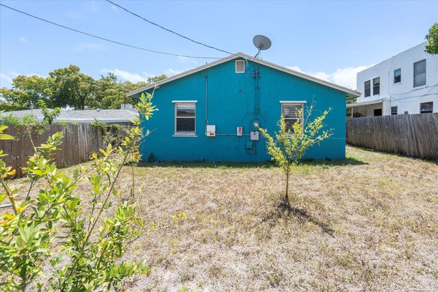 815 30th Court, West Palm Beach, FL 33407