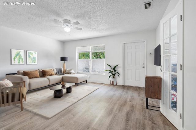 815 30th Court, West Palm Beach, FL 33407