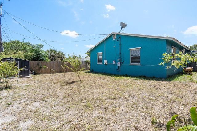 815 30th Court, West Palm Beach, FL 33407