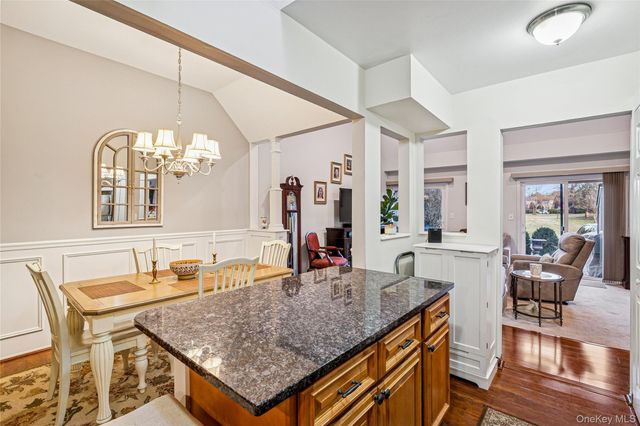 4 Southgate Circle, Massapequa Park, NY 11762