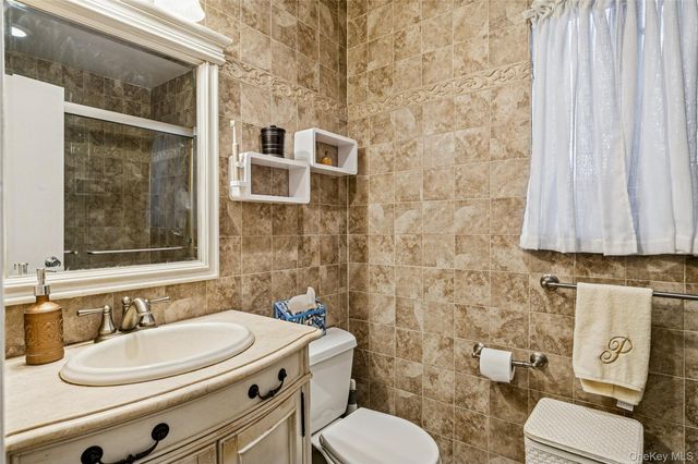 4 Southgate Circle, Massapequa Park, NY 11762