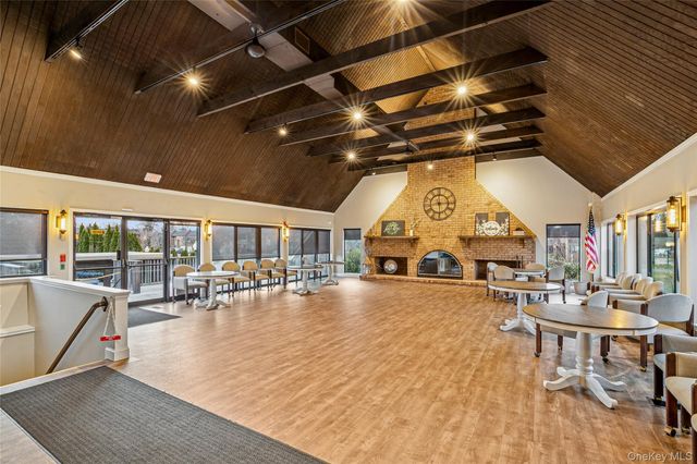 4 Southgate Circle, Massapequa Park, NY 11762