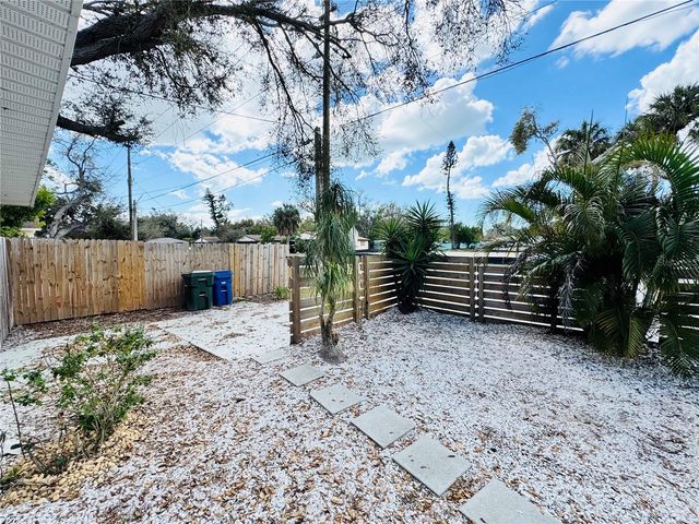 3913 S SHADE AVENUE, Sarasota, FL 34231