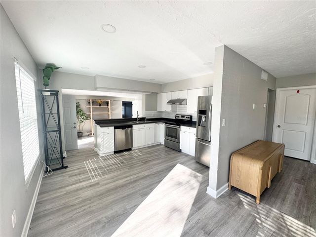 3913 S SHADE AVENUE, Sarasota, FL 34231