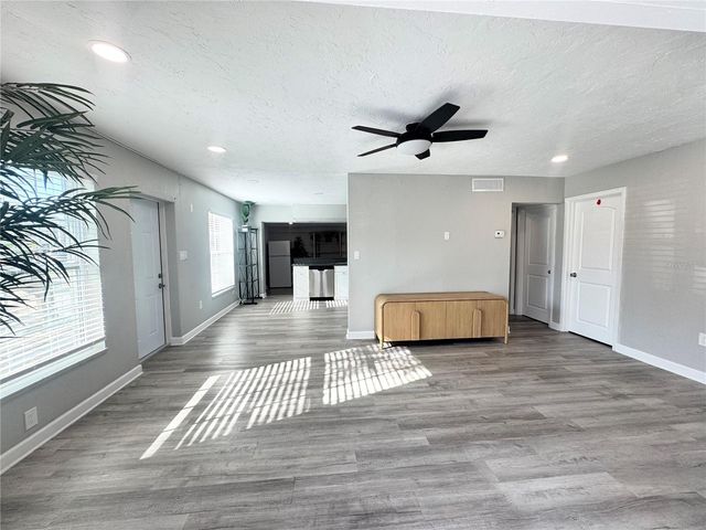 3913 S SHADE AVENUE, Sarasota, FL 34231