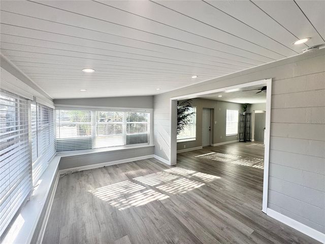 3913 S SHADE AVENUE, Sarasota, FL 34231