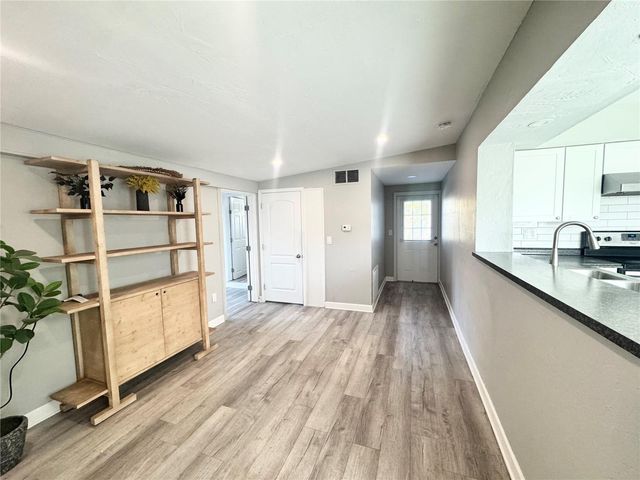 3913 S SHADE AVENUE, Sarasota, FL 34231