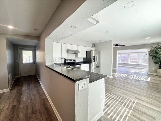 3913 S SHADE AVENUE, Sarasota, FL 34231