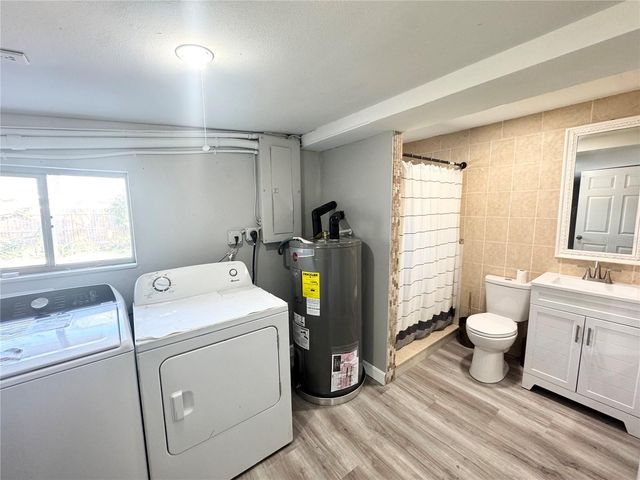 3913 S SHADE AVENUE, Sarasota, FL 34231