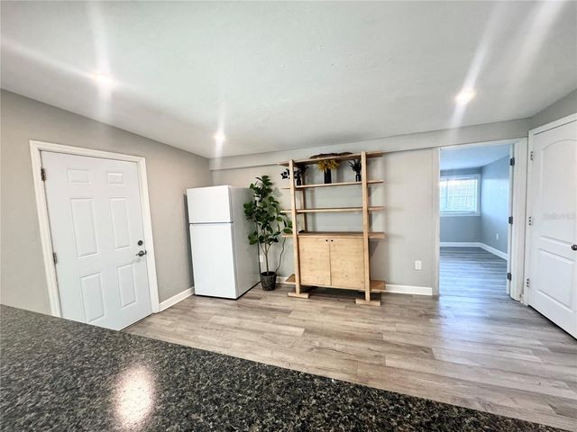 3913 S SHADE AVENUE, Sarasota, FL 34231