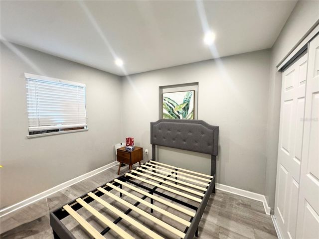 3913 S SHADE AVENUE, Sarasota, FL 34231