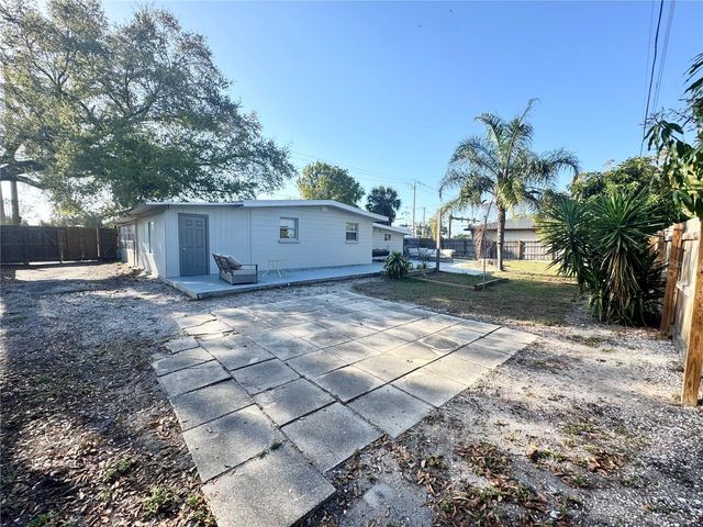 3913 S SHADE AVENUE, Sarasota, FL 34231
