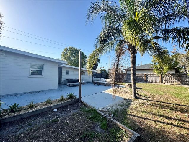 3913 S SHADE AVENUE, Sarasota, FL 34231
