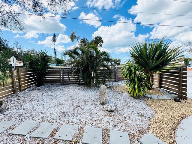 3913 S SHADE AVENUE, Sarasota, FL 34231