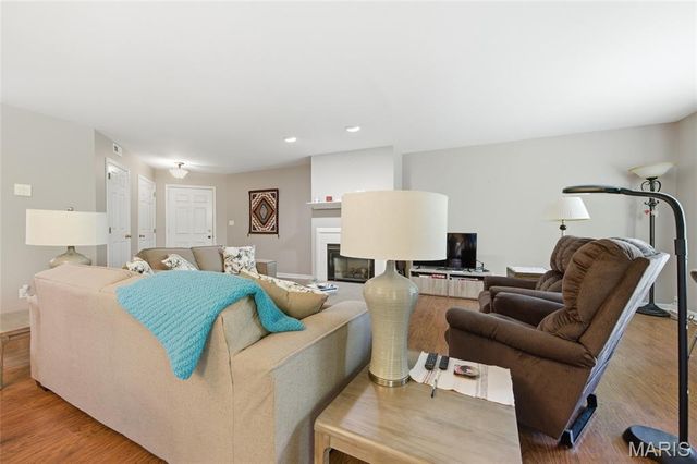 4501 Eli Drive G, St Louis, MO 63128
