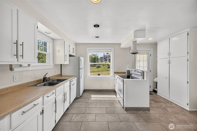4417 Seahurst Avenue, Everett, WA 98203