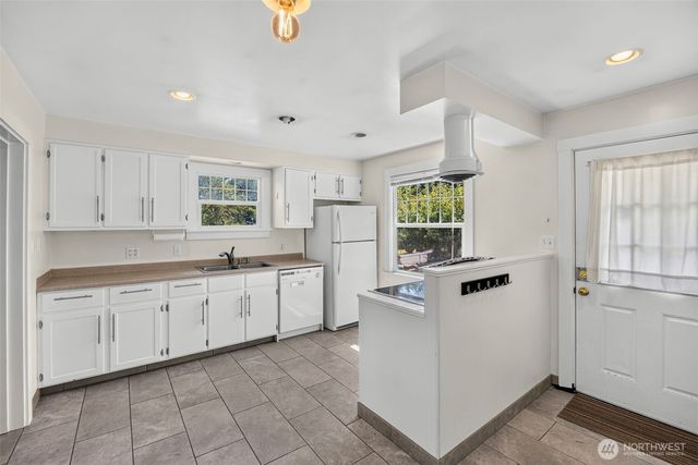 4417 Seahurst Avenue, Everett, WA 98203