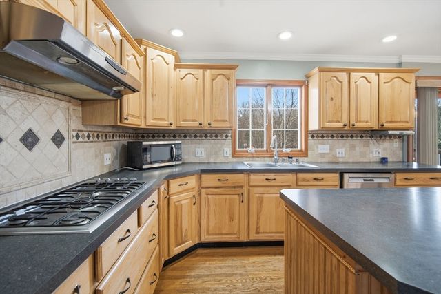 1070 Glendale Road, Wilbraham, MA 01095