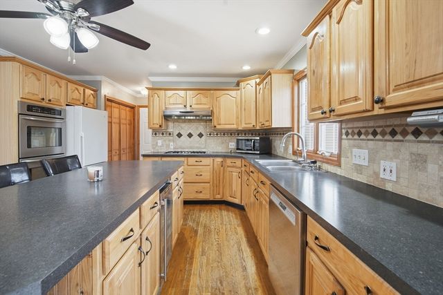 1070 Glendale Road, Wilbraham, MA 01095