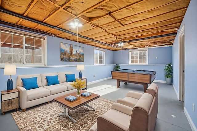 1070 Glendale Road, Wilbraham, MA 01095