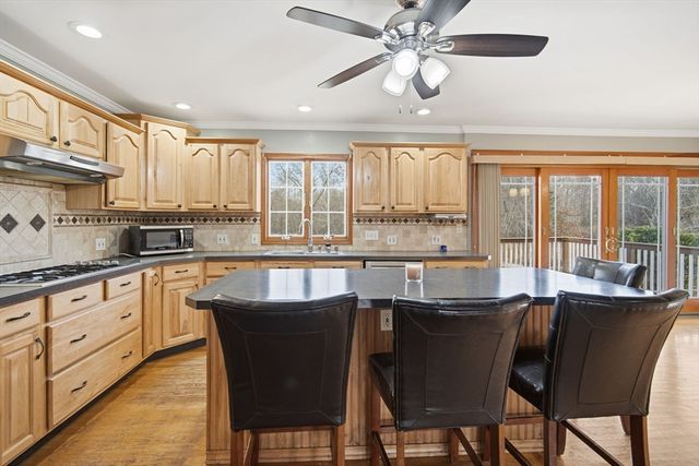 1070 Glendale Road, Wilbraham, MA 01095