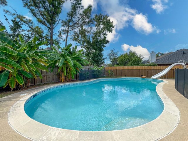 3015 Signal Hill Drive, Friendswood, TX 77546