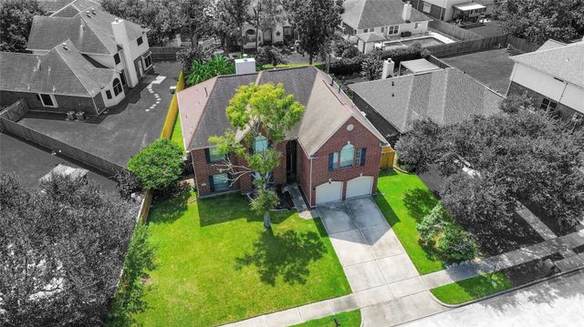 3015 Signal Hill Drive, Friendswood, TX 77546