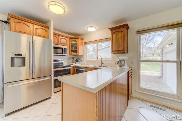 323 Chipley Circle, Ballwin, MO 63011