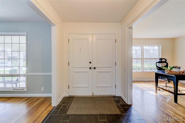 323 Chipley Circle, Ballwin, MO 63011