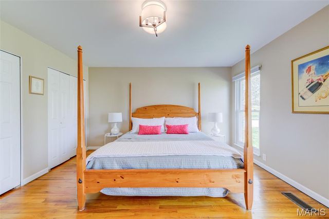 323 Chipley Circle, Ballwin, MO 63011