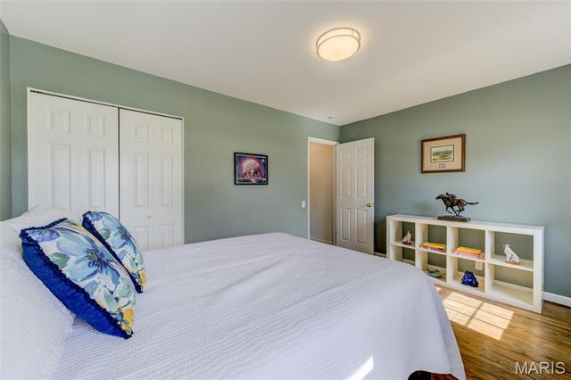 323 Chipley Circle, Ballwin, MO 63011